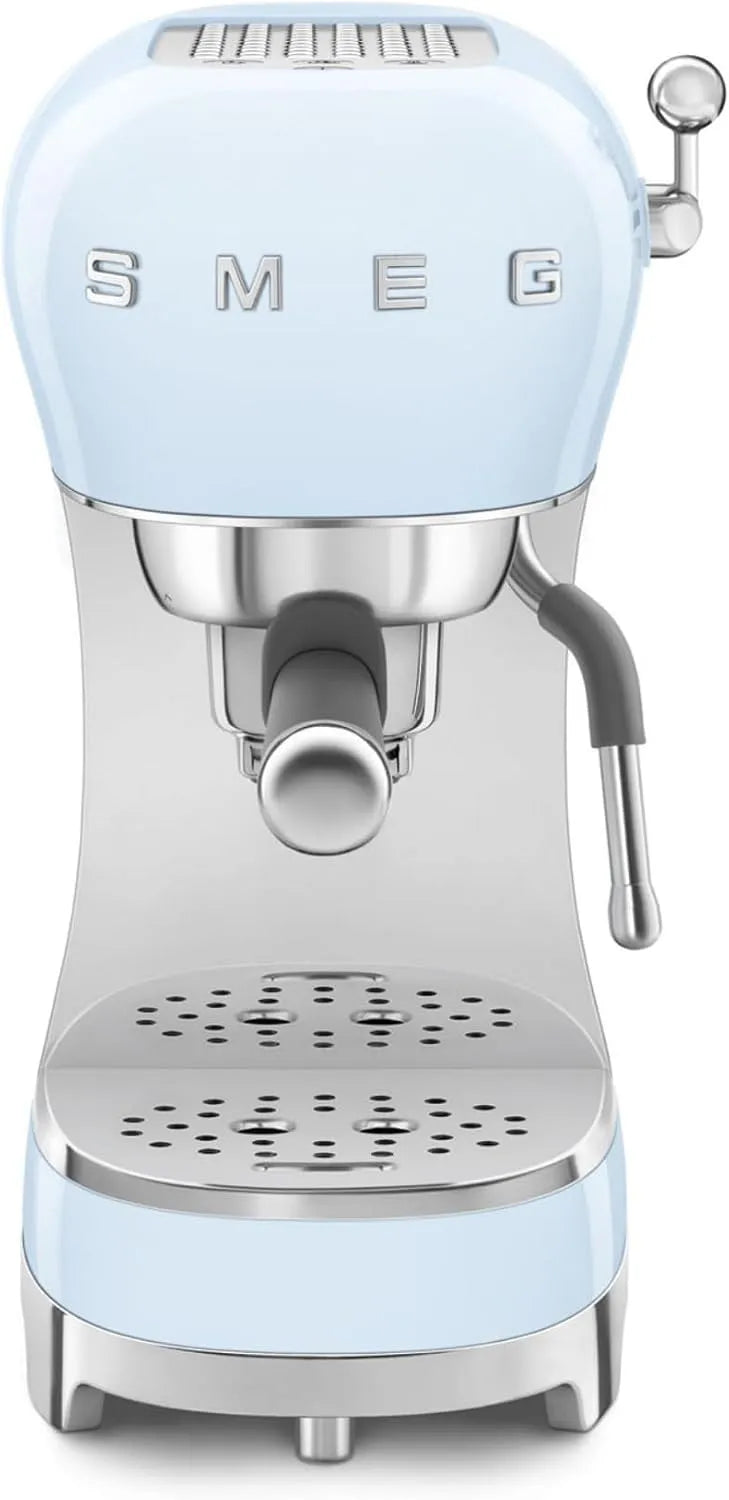 Smeg Kaffeemaschine ECF02PBEU, Fassungsvermögen 1 L Wassertank, Leistung 1350 W, Espresso, Cappuccino-Dampfunktion, Thermoblock, Himmelblau