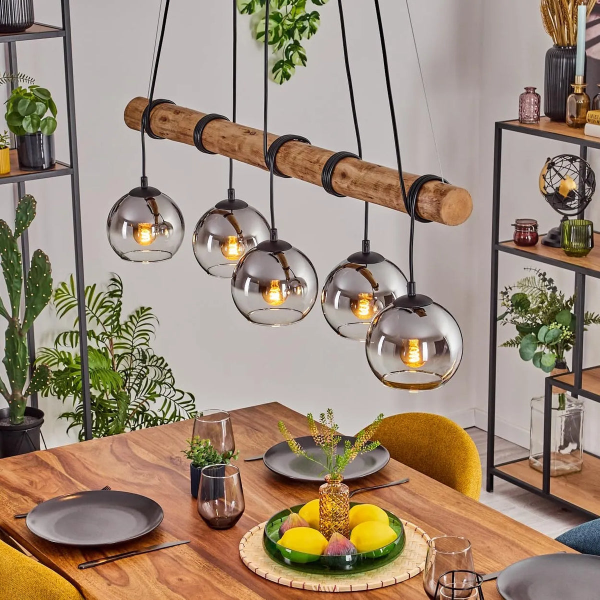 Modell Koyoto E27 HOFSTEIN Pendelleuchte, max. 150cm, 5-flammige Hängelampe aus Metall, Holz, Natur, Chrom, Rauch, Klar, Esszimmer